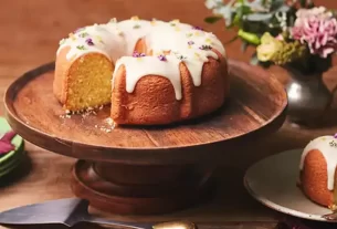 Bolo de Laranja com Calda Cítrica: Uma Explosão de Sabor para o Seu Dia!