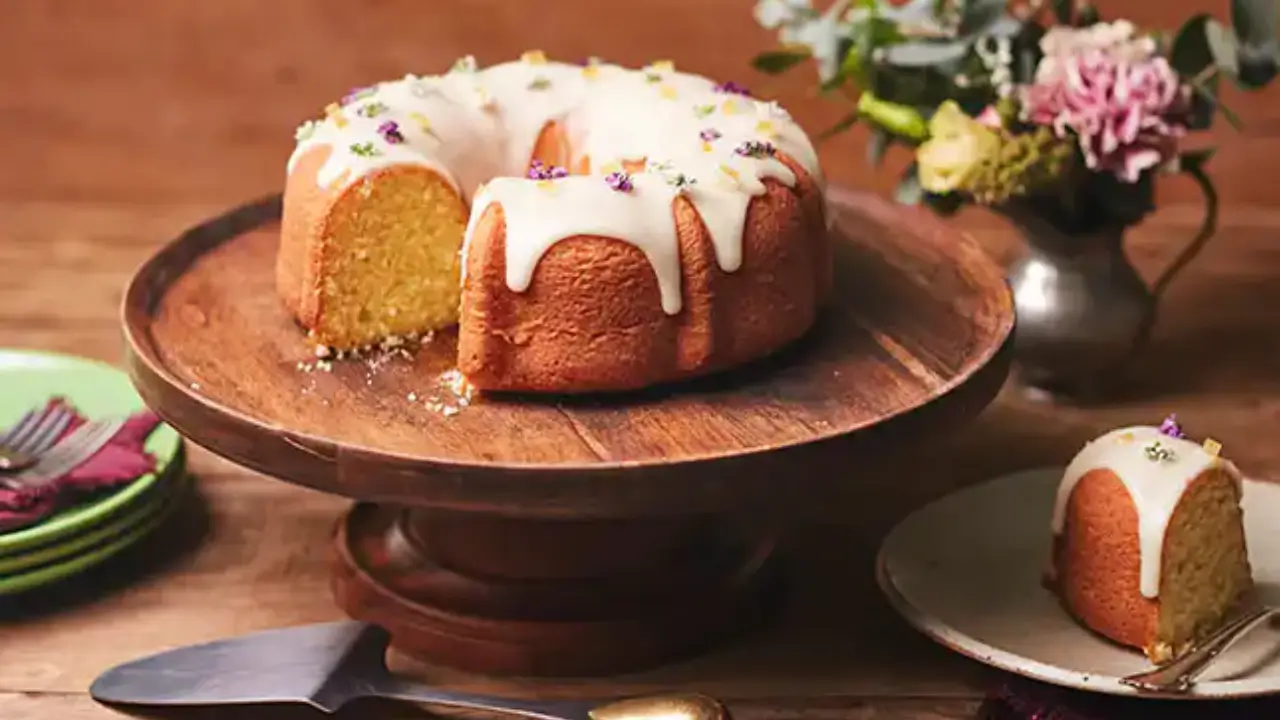 Bolo de Laranja com Calda Cítrica: Uma Explosão de Sabor para o Seu Dia!