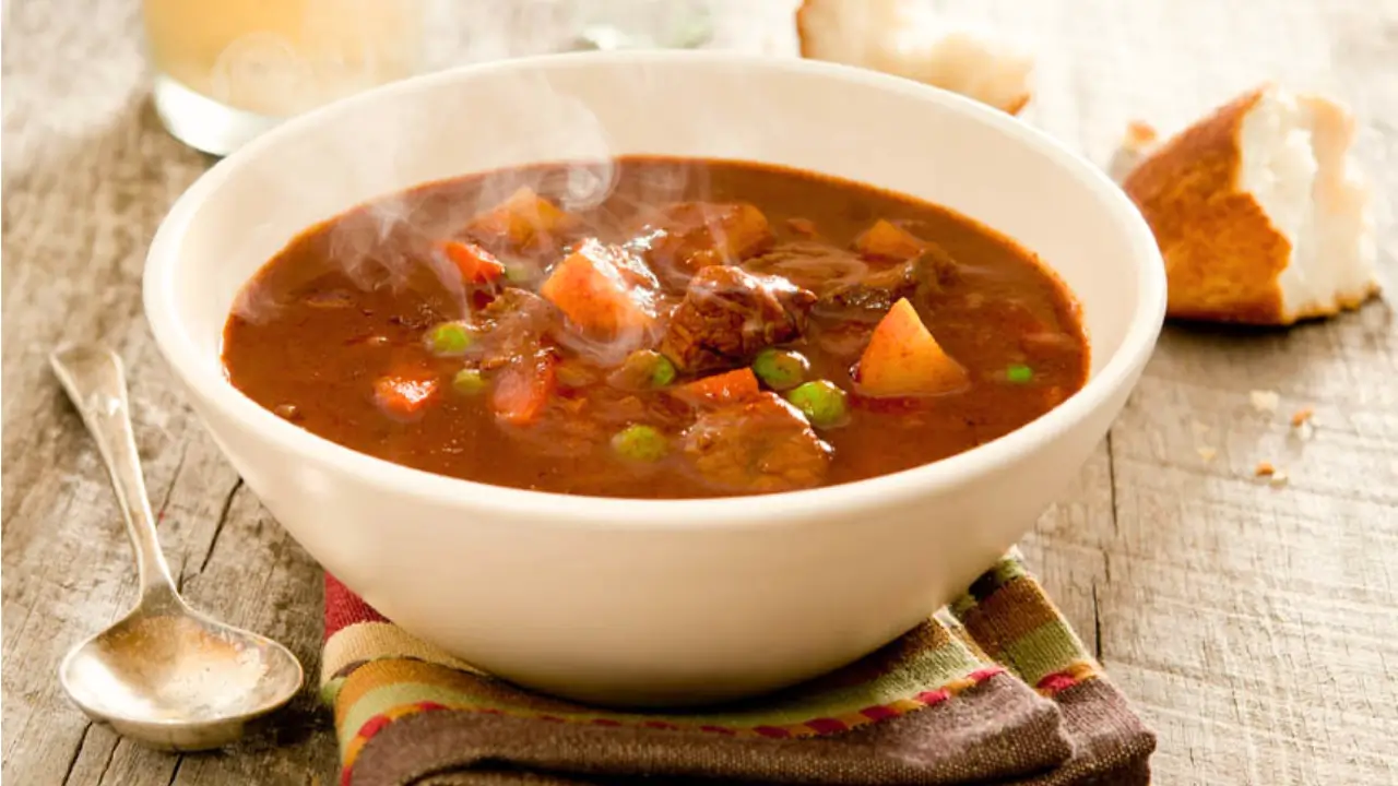 Caldos 10 receitas para você que gosta de uma comida quentinha no frio 